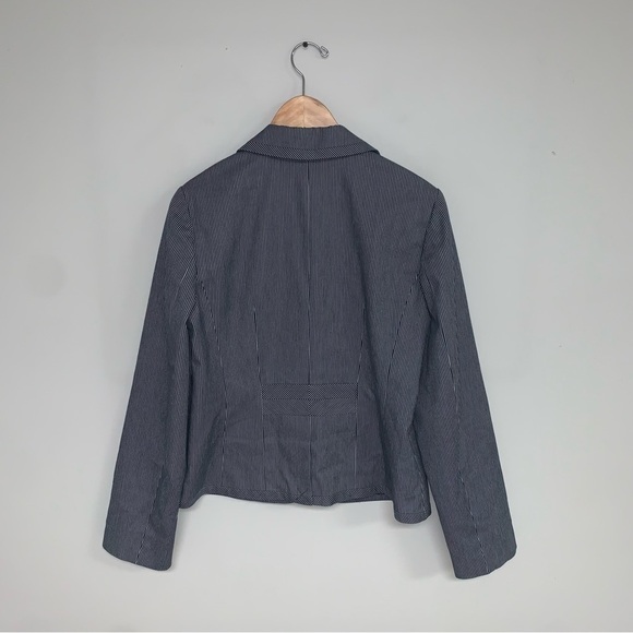Halogen  Blazer Jacket Women’s Size Large Blue White Pinstripe 3-Button Business - Picture 10 of 10